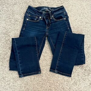 00 American Eagle dark wash jeans